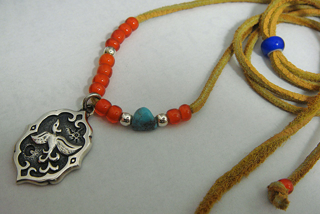 革ひも付きシルバーペンダント